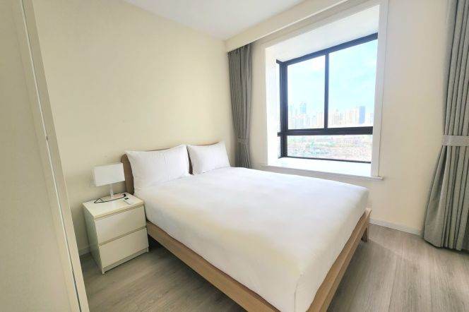 High-Floor 3BR 2BA w/Heating+Balcony nr Xintiandi