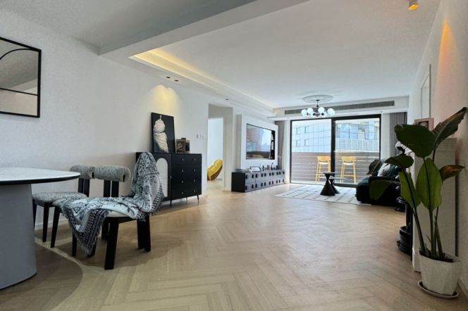 Charming large size 3brs bathrooms Balcony Nr L15 wuzhong rd sta