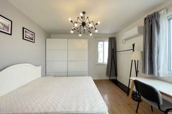 2 Brs, 1 Living room with Balcony, 110 sqm, High rise building@ Changping metro L7