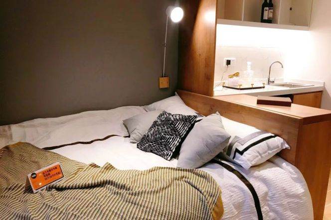 1Studio with large terrace near line 18 Fu'dan University can long and short term lease