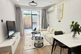 Modern 1br/60sqm & backyard @Zs Park & Line 2/3/4