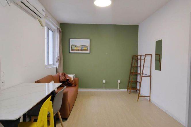 Same large size 2 bedrooms with good price near West Bund, easy to L 11 YunJin Rd St