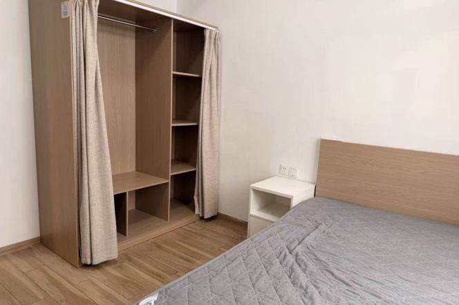 2BR with elevator near line 8&12 and convenient to Fu'dan Uni can long and short lease