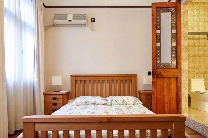 2 Brs, 2 Baths with Wall heating/Oven/Dish washer, 130 sqm @ South huangpi metro L1