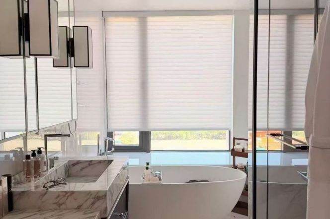 brand new house 5brs penhouse big balcony floor heating in Lujiazui near Huang pu river 