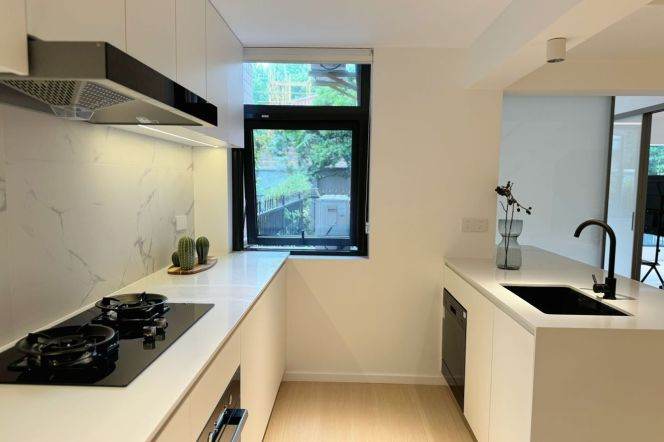 modern 4brs floor heating nice garden near An fu road and line 1,7 restaurants area 38.5K