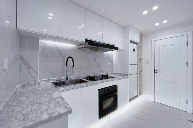 modern big 2brs floor heating open balcony in Zhong shan park only 17.5K