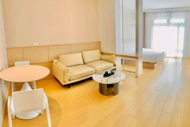 Brilliant one bedroom serviced apt+Floor Heating+oven Nr L7/13/14 Jing'an