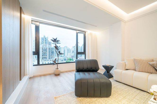 Stunning bright newly renovated 2br apt in Xintiandi area