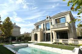 brand new  modern 5brs outdoor pool in big garden floor heating near international schools