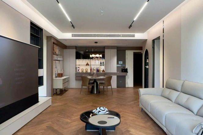 Lakeville Casa: Premium Xintiandi home near metro, pool & gym.