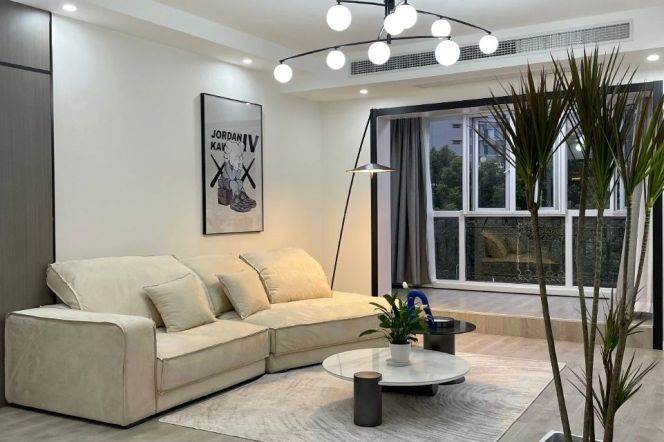2BR 2BA 130m² with Private Terrace Nr Hongqiao Road Station