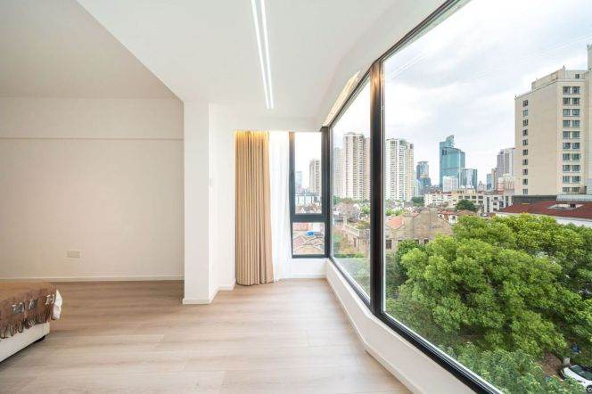 Jing'an bar area newly renovated 3br 2bt super bright 