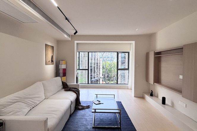 3Bdrs 2Baths/Fabulous&Spacious&Bright/ L1 North Zhongshan Rd/elevator/nice compound