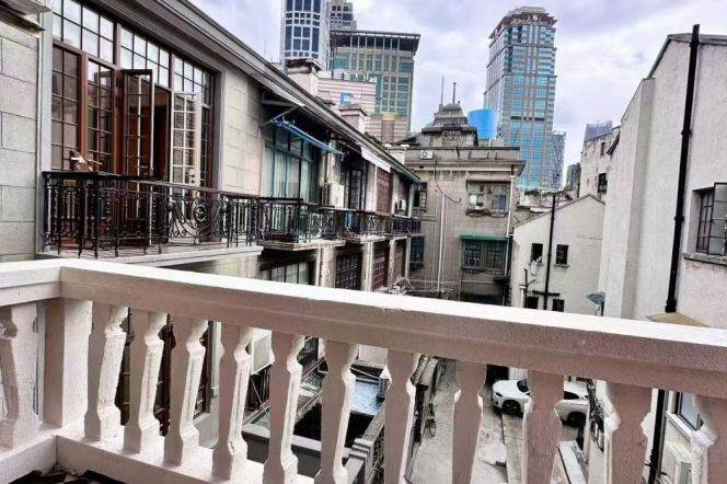 Xintiandi 2BR 2BALCONIES 1TERRACE apartment