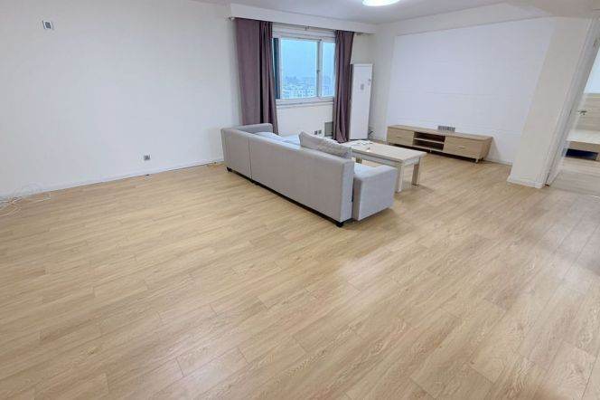 Valuable Mandarin City 3BR+2BA with 2 Balconies 13.8K