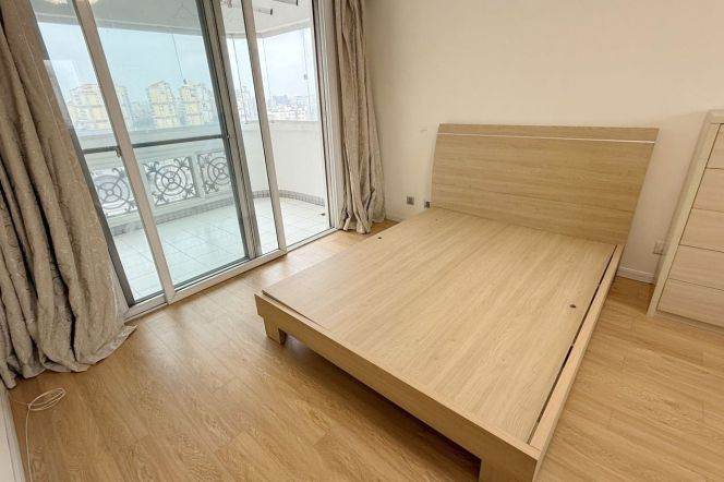 Valuable Mandarin City 3BR+2BA with 2 Balconies 13.8K