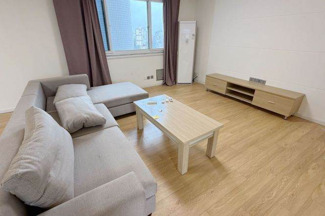 Valuable Mandarin City 3BR+2BA with 2 Balconies 13.8K