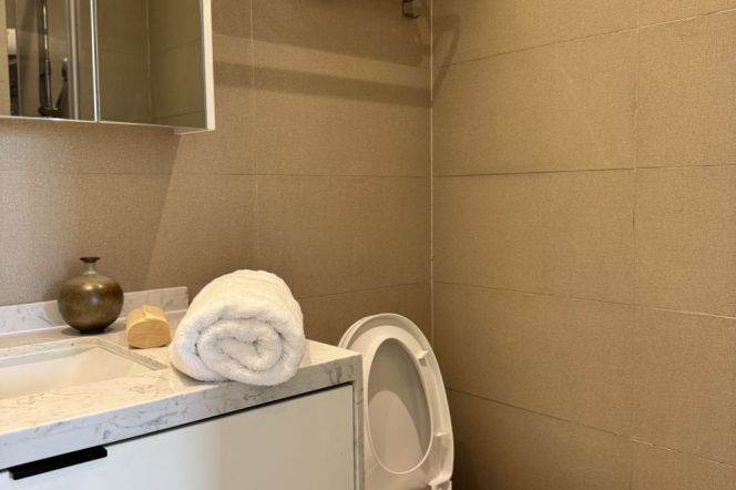 Modern & Sunny 3Br-2bathr Apt + balcony+elevator | Jiaotong Univer. Metro L10/11