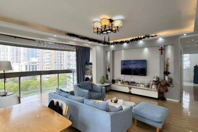 Bright n cozy high rise two bedrooms w floor heating  nr Jiangsu rd station 