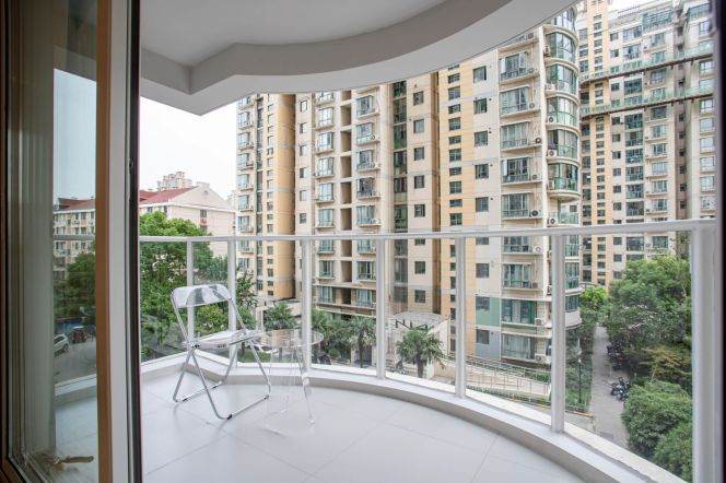Open balcony 2Brs Apt+Heating+Dishwasher+Oven@Zhongshan Park
