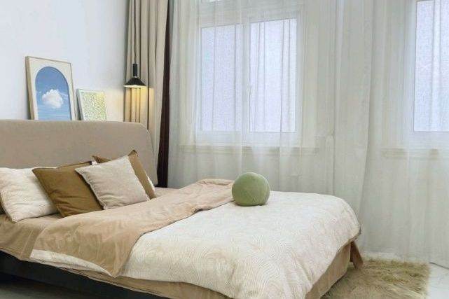 Bright and clean 1 br lanehouse flat near Jing’an temple