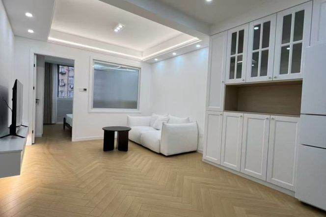 jiaotong university station one bedroom