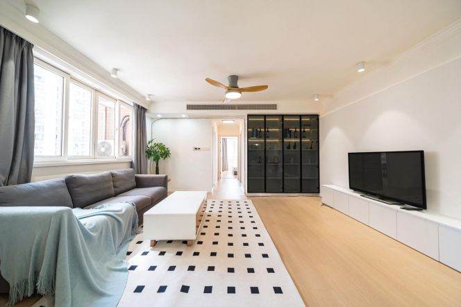 2 Brs, 1 Living room with Central ac/Floor heating/Oven, 120 sqm @ Yishan metro L9