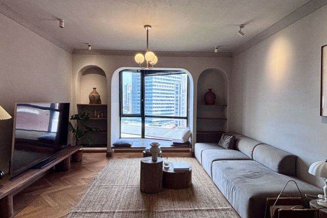 2Bdrs1Bath Apt/Spacious&Bright&Classical/L10/13 Xintiandi/Large Closet
