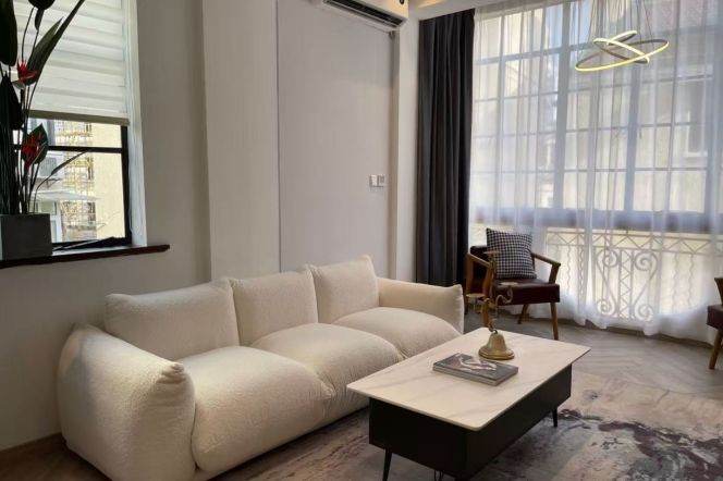 Charming 2BR 2BA 150m² Old House on Taiyuan Rd