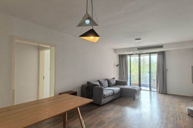 Unique 2br low rise in Huashan Rd 