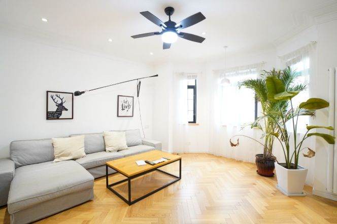 Classic 3BR 2BA Old Apt w/Heating Next to IAPM