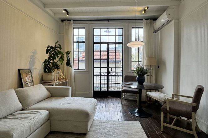 Historica 2BR Apt+Open balcony | Julu rd ,Xiangyang rd | IAPM & Jing'an Temple Metro 17.2K