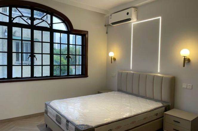 Charming 2BR 2BA 150m² Old House on Taiyuan Rd