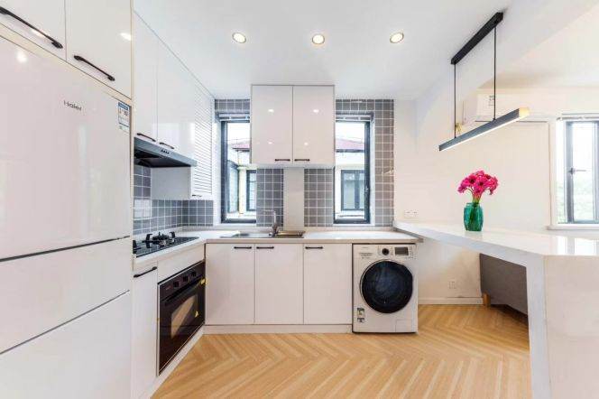 comfy 1br Apt SH library MTR