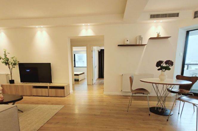 Best of Jing’an | Convenient Location 2br 1bt + Balcony & Walk-in Closet