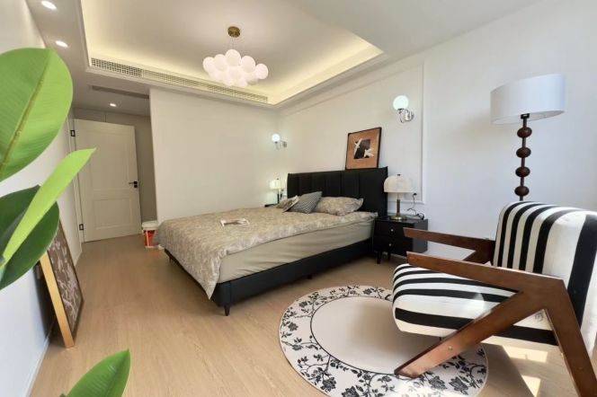  2BR high-rise with Floor heating @Jing'an L2/11/14  &Parking 