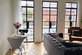 Beautiful 1br with balcony near Hengshan Road