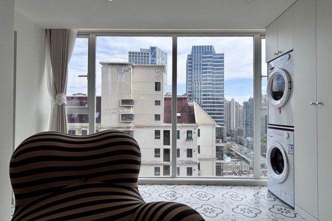  3Bdrs2Baths Apt/Spacious&Bright&Quiet Duplex/L10/13 Xintiandi/Madang Rd/Large Closet