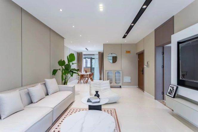 2br, 122sqm ,2Balconies, floor heating, dryer,Oven, river view, 16.2k