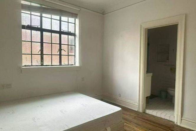 Beautiful historic building 2BR APT Nanjing(w) Rd 14k