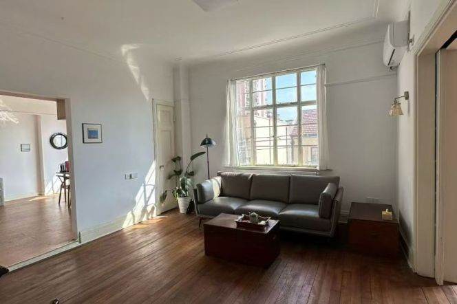 Lots of lights Historic building 90sqm Hengshan Rd 13k