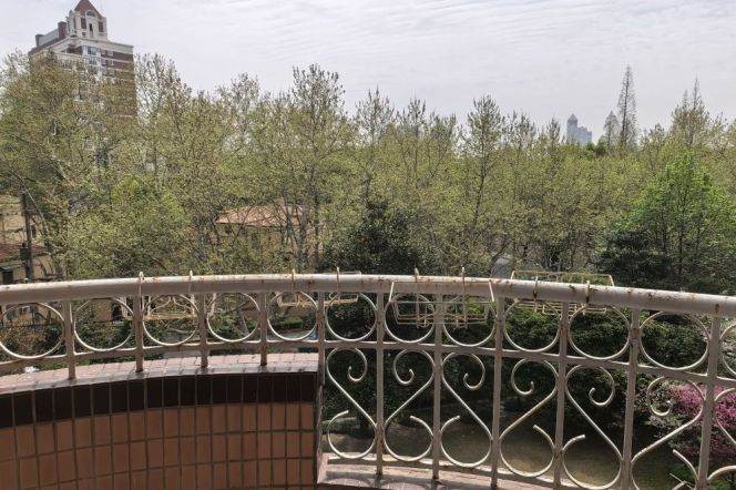 2BR 2BA w/Balcony+Heating in President Mansion/Huashan Rd