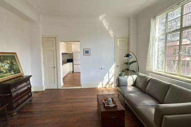 Lots of lights Historic building 90sqm Hengshan Rd 13k