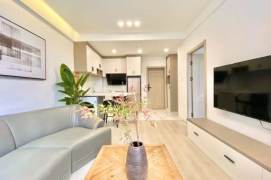 Changshou rd/spacious 1br 2lr/open kitchen/elevator/big living room@L13/7