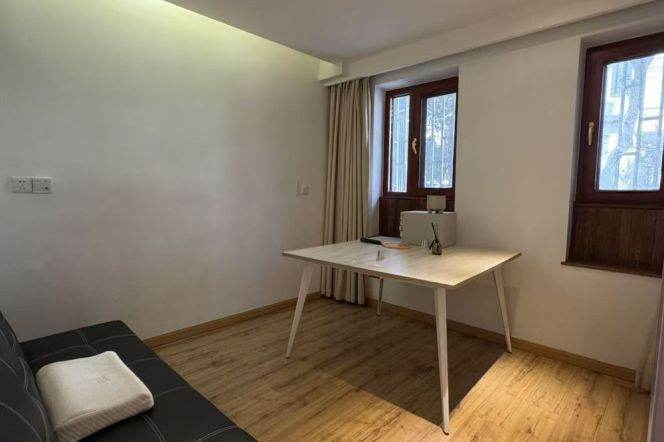 South Shanxi rd 2BR with yard