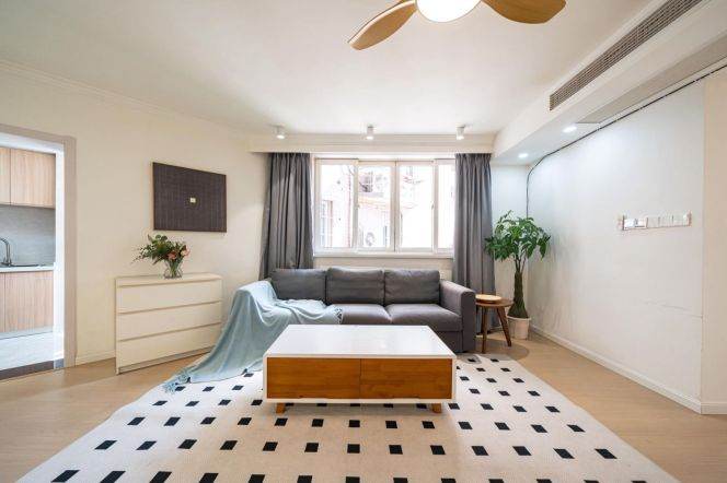 2 Brs, 1 Living room with Central ac/Floor heating/Oven, 120 sqm @ Yishan metro L9