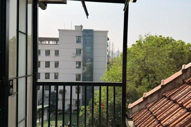 2+1 Rooms with Terrace, Oven, Dryer, 110 sqm @ Shanghai Library L10