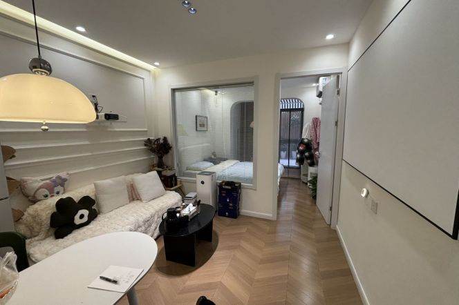  Modern 2br with Yard @Century Avenue  L2/4/6/9