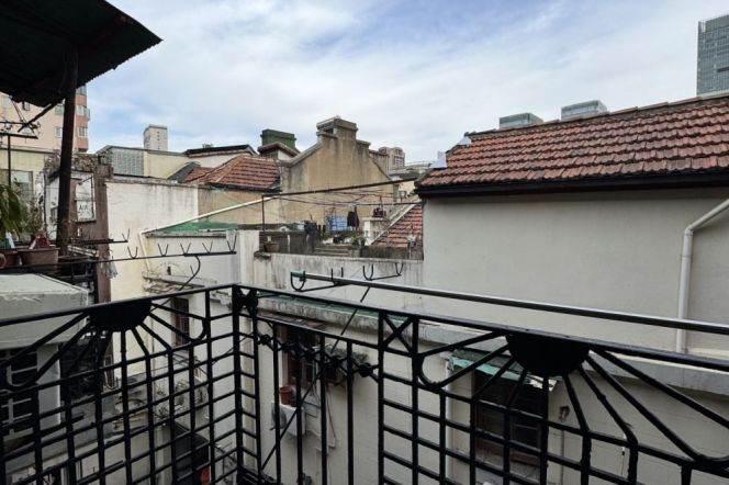 Historica 2BR Apt+Open balcony | Julu rd ,Xiangyang rd | IAPM & Jing'an Temple Metro 17.2K
